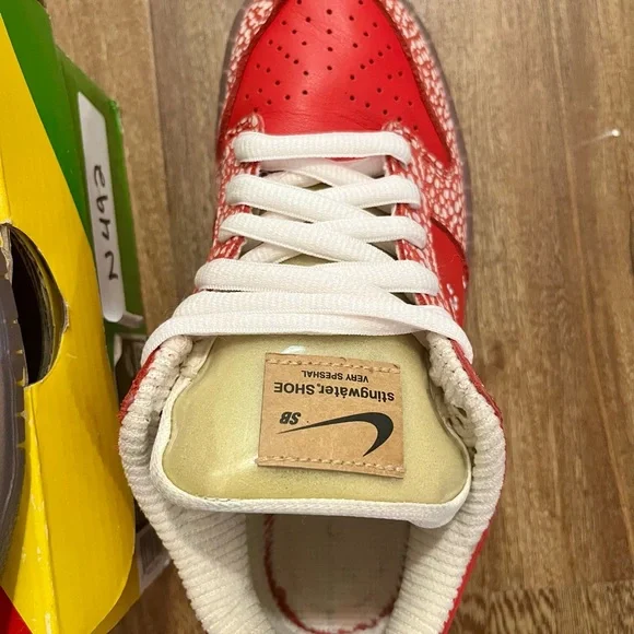 Nike stingwater dunksRed and White Patterned Sneakers Sz 4.5 men 6 women